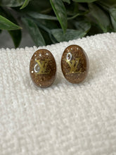 Load image into Gallery viewer, Resin oval earrings
