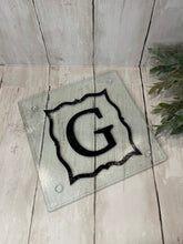 Load image into Gallery viewer, Decorative glass serving tray
